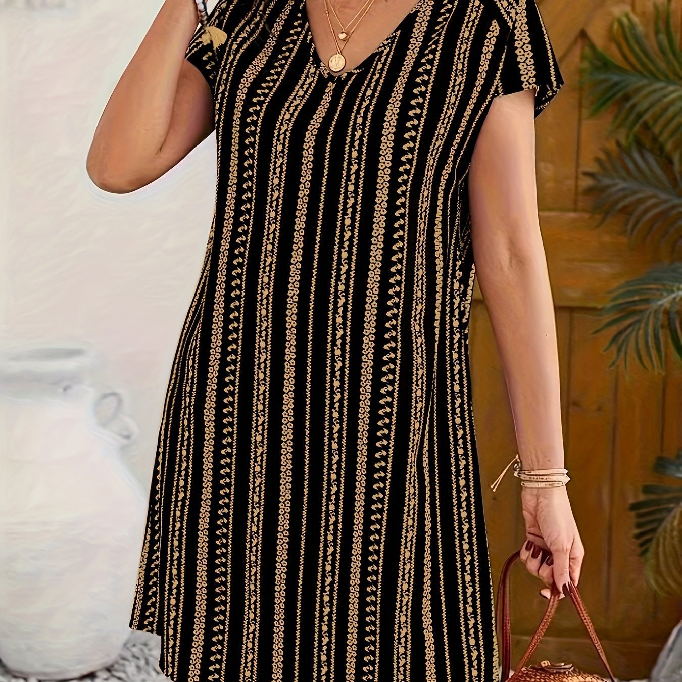 Striped V-neck Dress, Vacation Style Short Sleeve Shift Dress For Spring & Summer, Women??s Clothing - Image 3