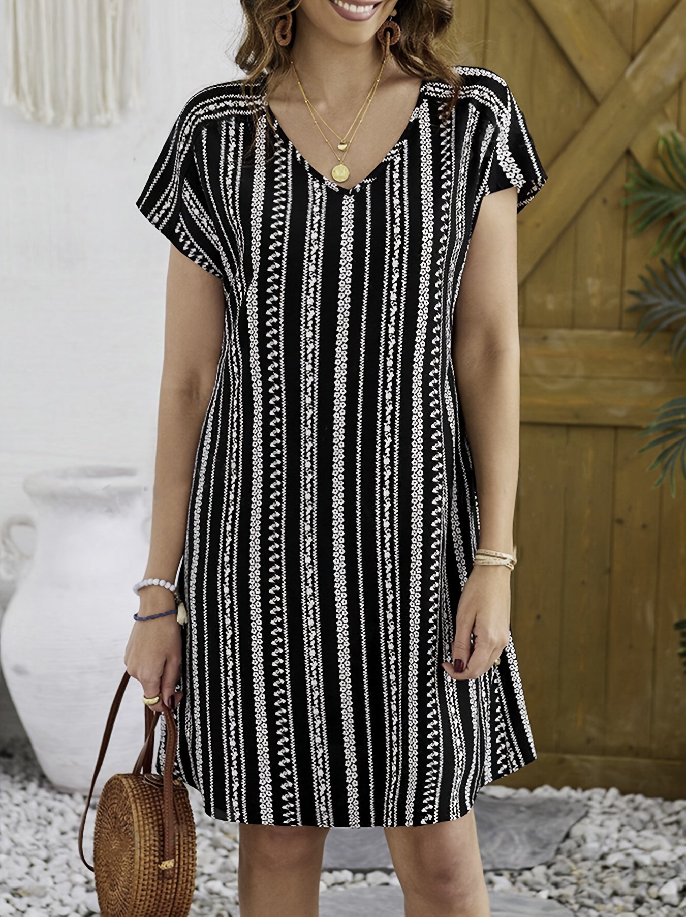 Allover Print V-neck Dress, Vacation Short Sleeve Dress For Summer & Spring, Women??s Clothing - Image 4